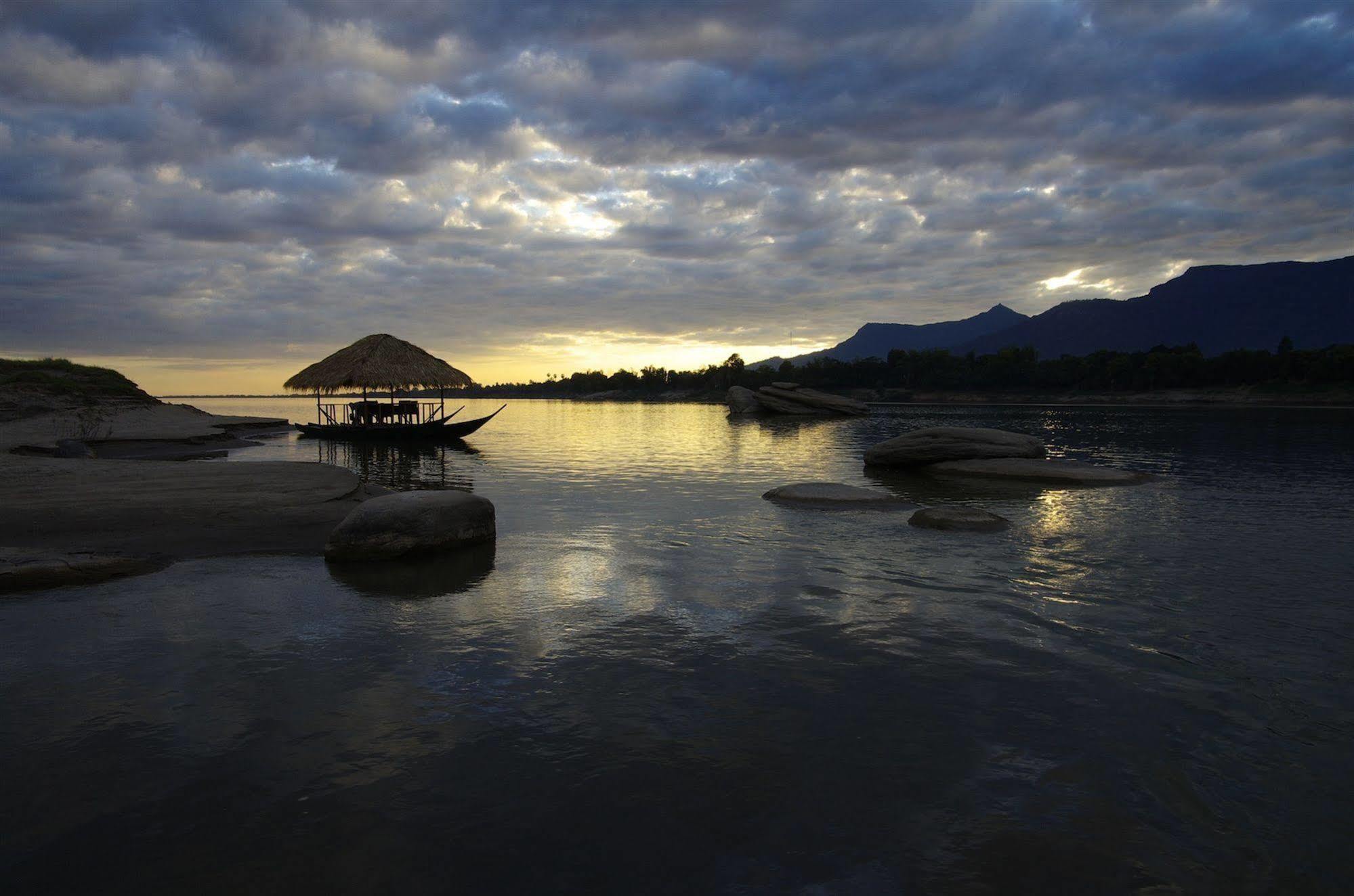 The River Resort Champasak Exterior foto